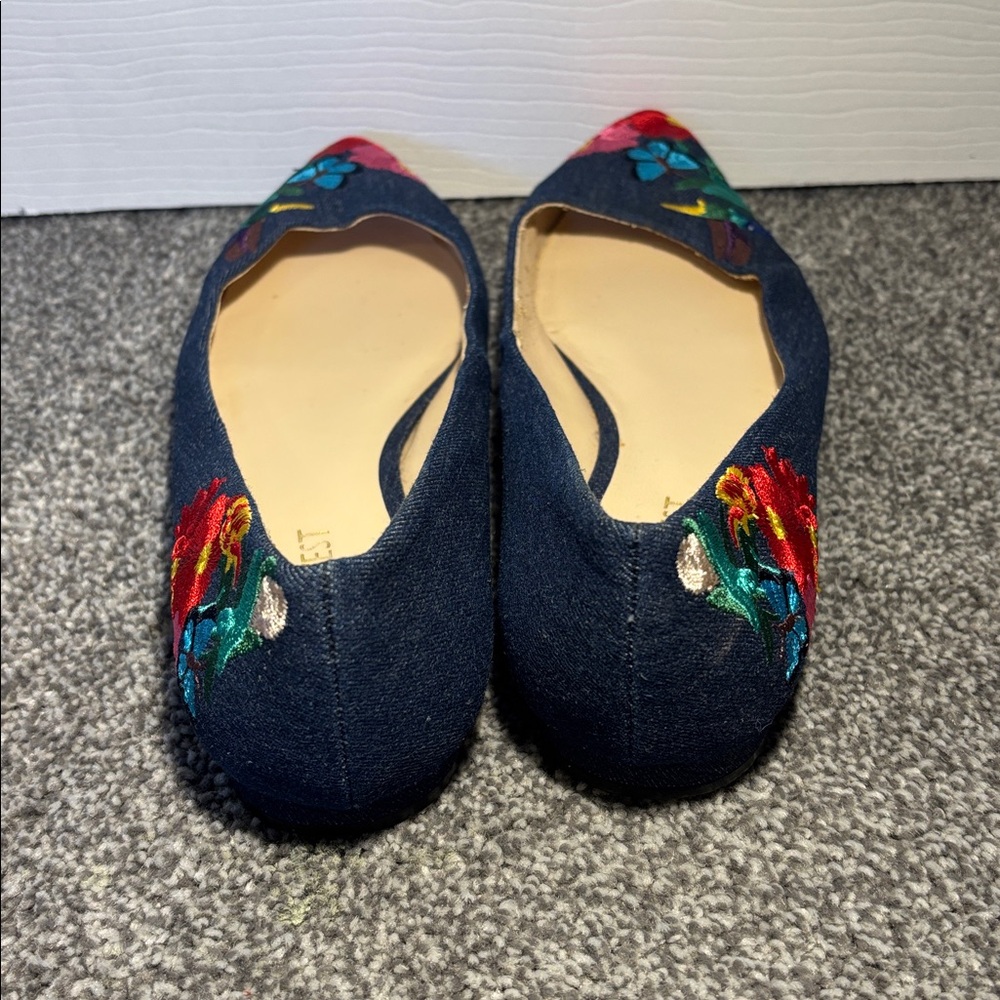 Nine West Navy Embroidered Pointed-Toe Flats size 6M - Picture 8 of 13